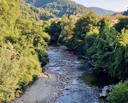 Pont de pierre sur le Gardon près du Mas du Camisard à Ribaute-les-Tavernes